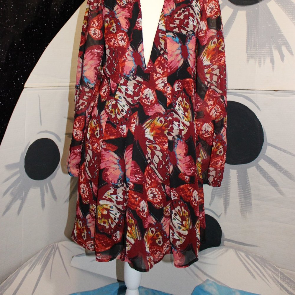 butterfly print shift dress Pearle 88 long sleeve A line bell sleeves back cut - Picture 3 of 8